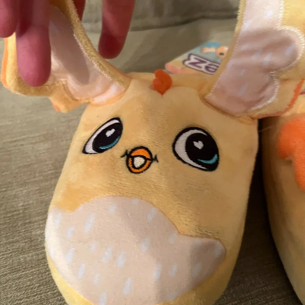 Kids Slippers (Flipeez) (Size Small Fits Kids Sizes 10-13‎ US)  (new)